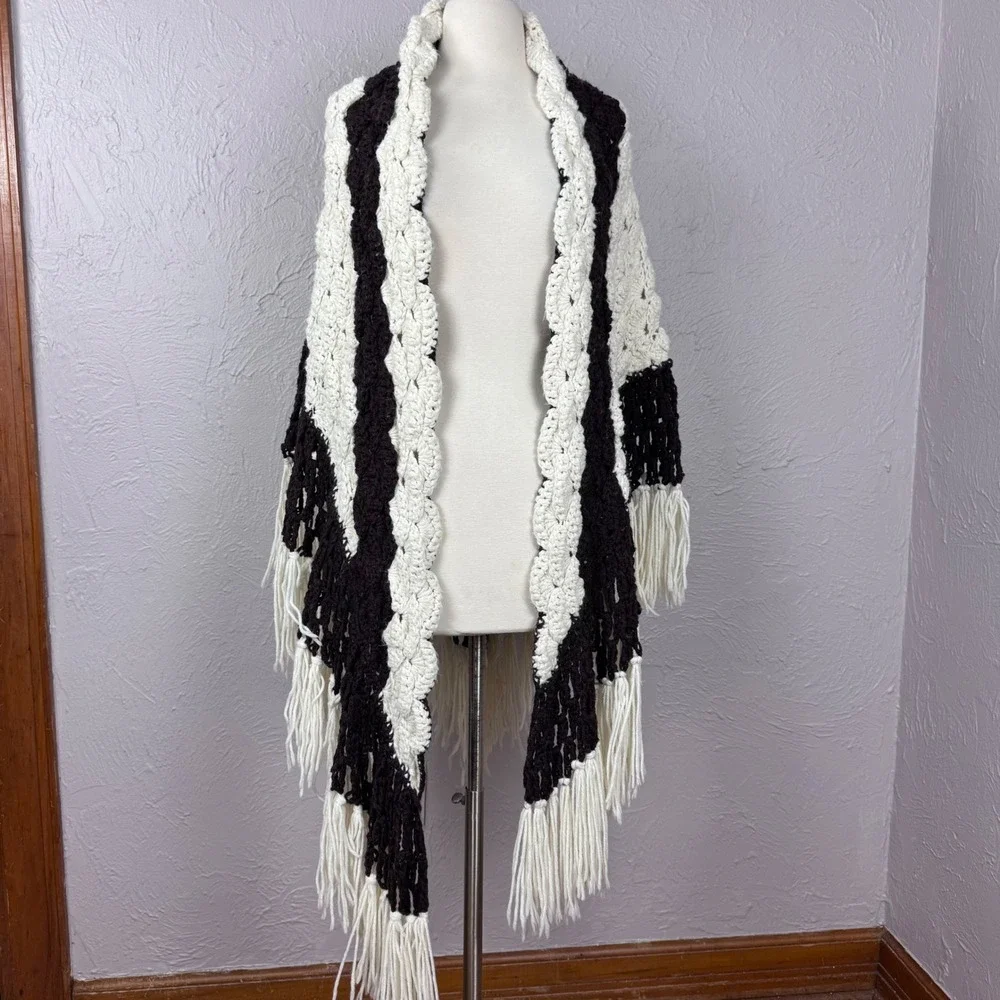 Vintage 70s 80s Brown and ivory crochet knit shawl wrap with fringe grandmacore
